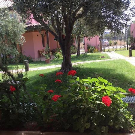 La Corte Dei Rei Lejlighedshotel Castiadas Eksteriør billede