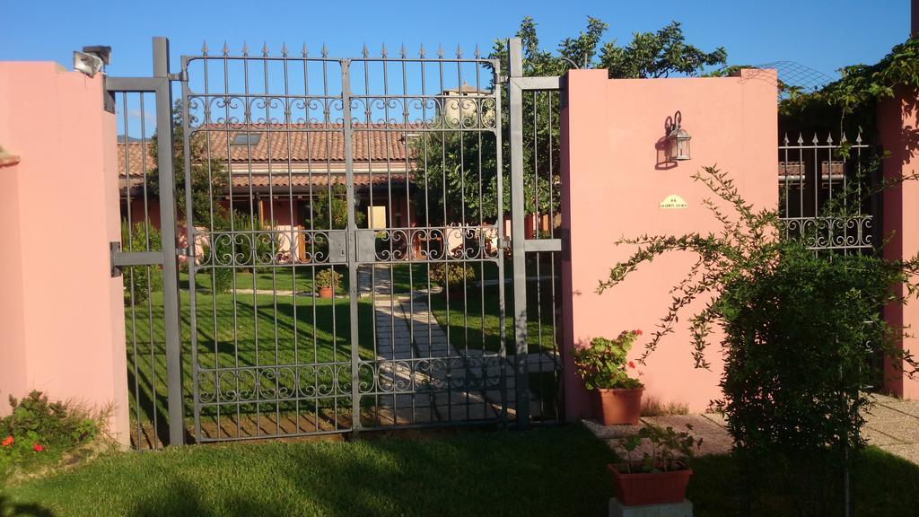 La Corte Dei Rei Lejlighedshotel Castiadas Eksteriør billede