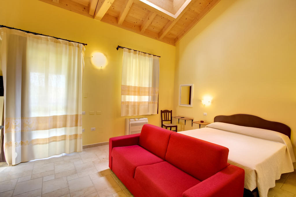 La Corte Dei Rei Lejlighedshotel Castiadas Værelse billede