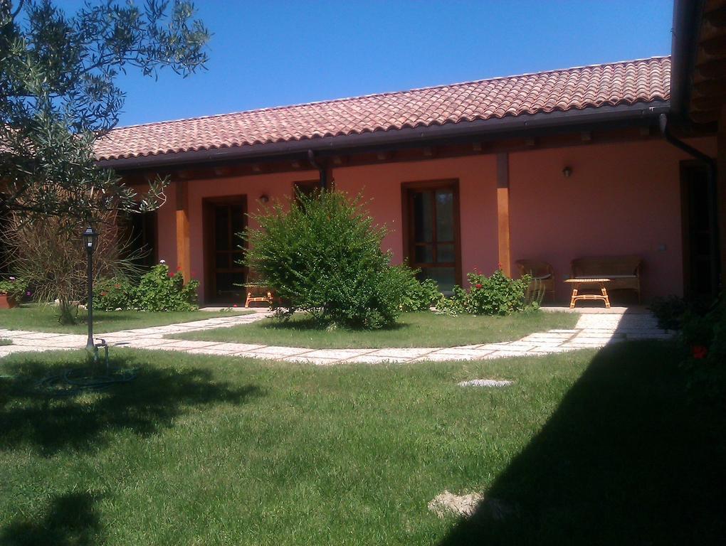 La Corte Dei Rei Lejlighedshotel Castiadas Eksteriør billede