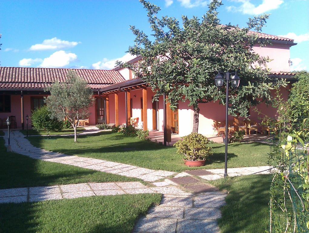 La Corte Dei Rei Lejlighedshotel Castiadas Eksteriør billede